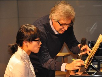 Italian pianist Professor Fabrizio Lanzoni visited our school