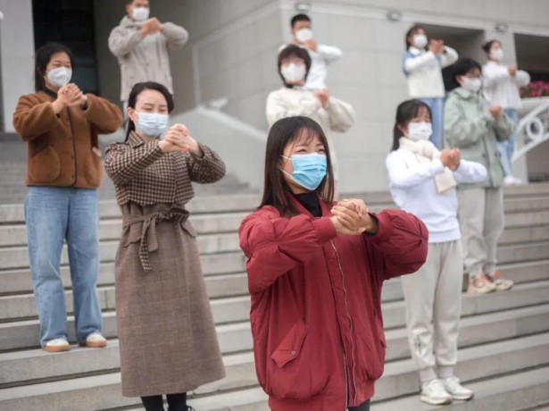 手绘心语 抗疫同担———兰州大学美育志愿者用艺术火种唤醒生命美感